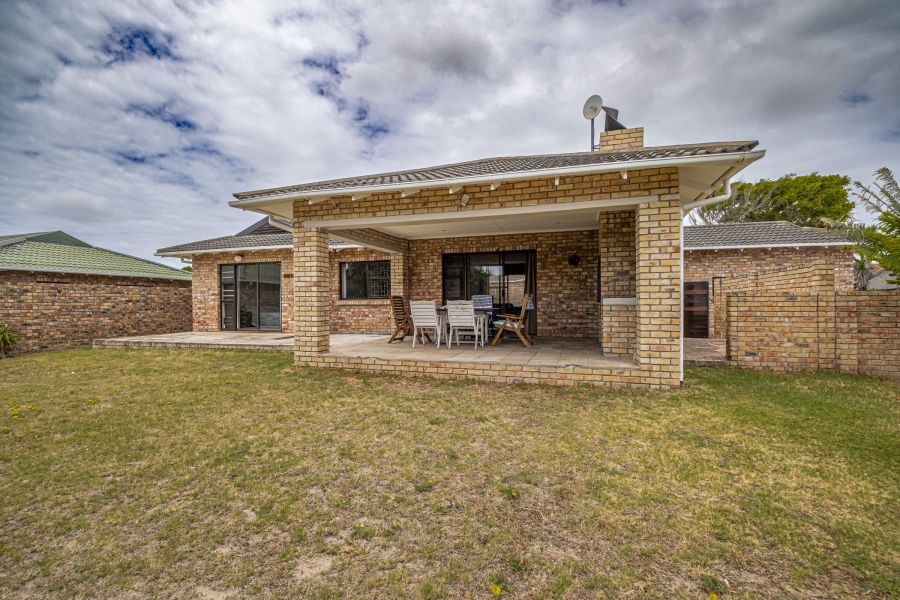 To Let 3 Bedroom Property for Rent in Summerstrand Eastern Cape